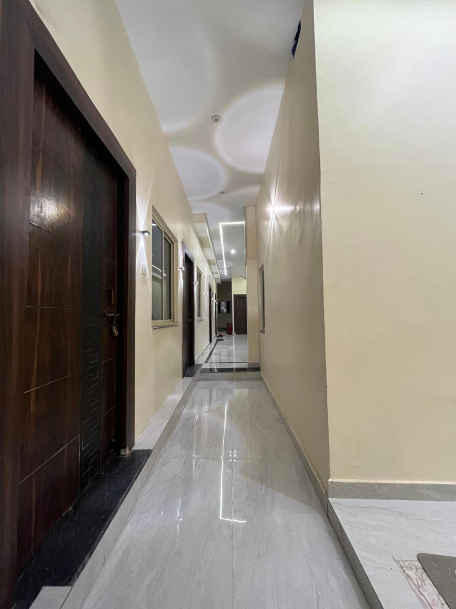 Jupiter Plaza Delhi Airport Hotell New Delhi Eksteriør bilde