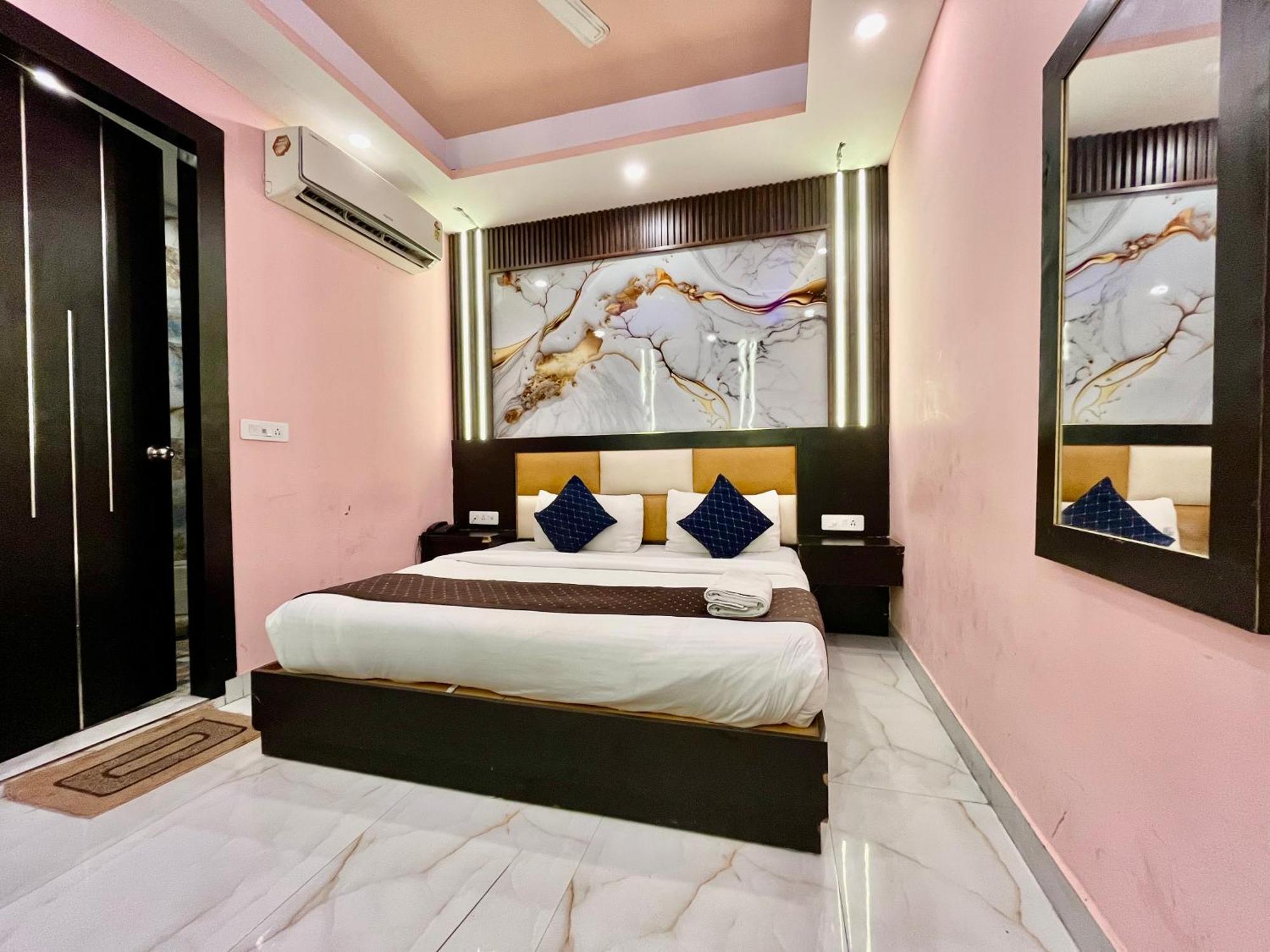 Jupiter Plaza Delhi Airport Hotell New Delhi Eksteriør bilde
