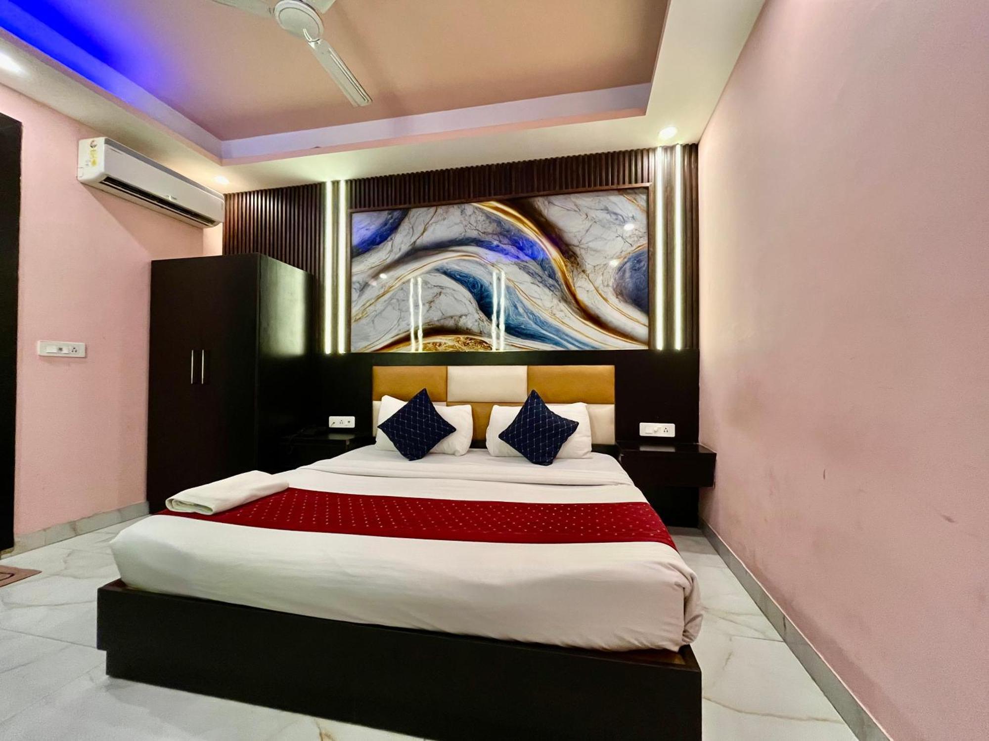Jupiter Plaza Delhi Airport Hotell New Delhi Eksteriør bilde