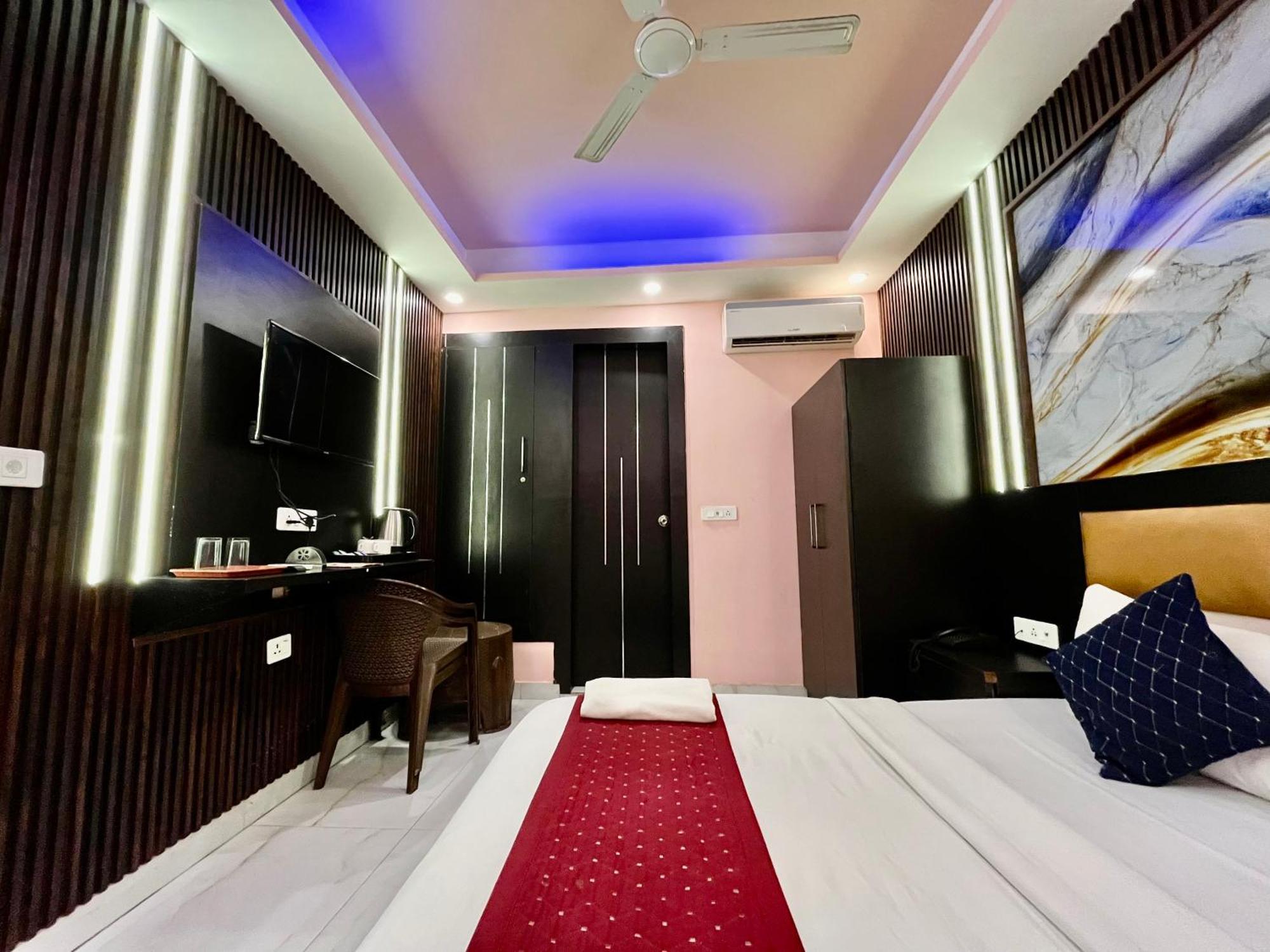 Jupiter Plaza Delhi Airport Hotell New Delhi Eksteriør bilde