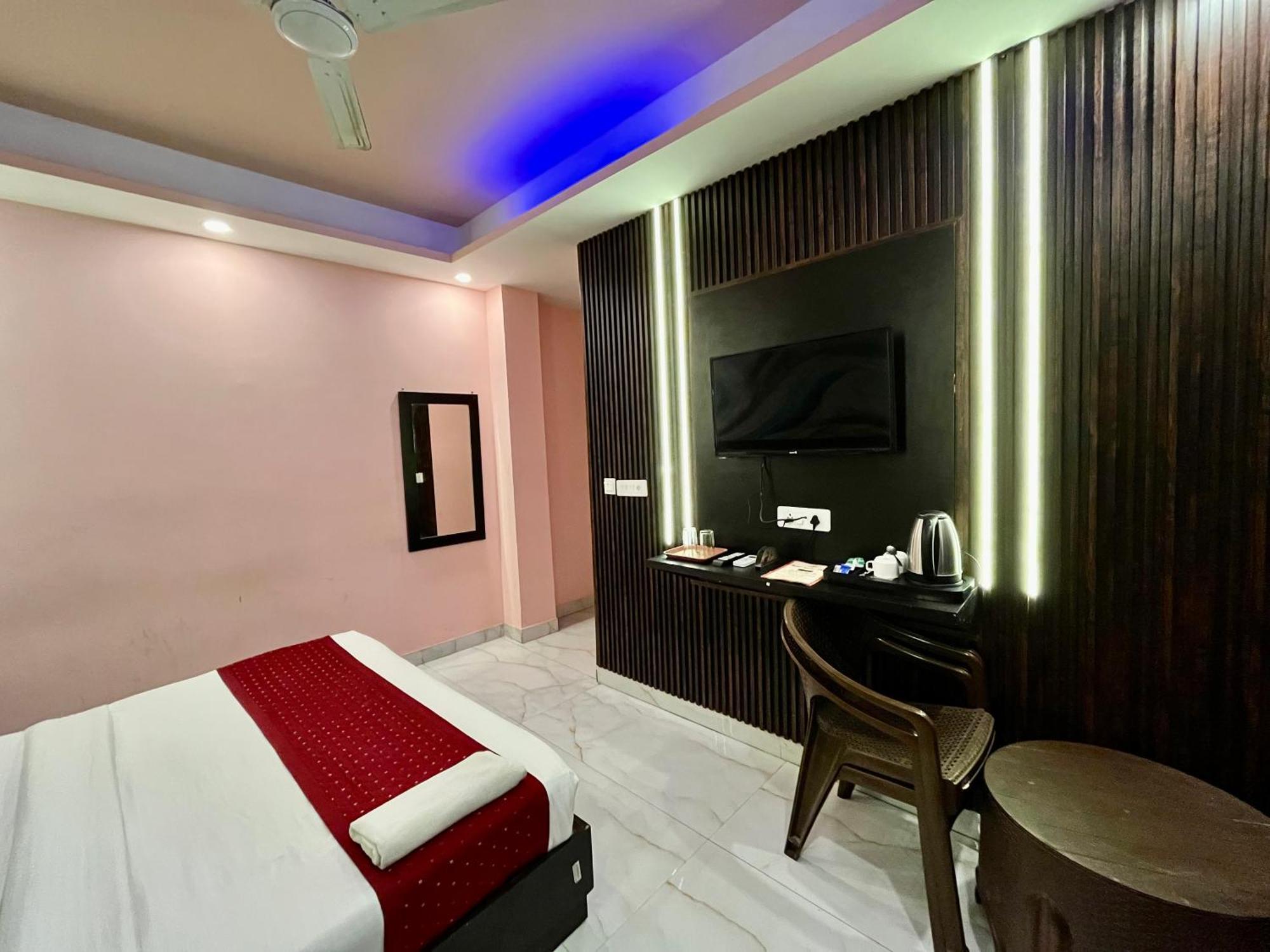 Jupiter Plaza Delhi Airport Hotell New Delhi Eksteriør bilde