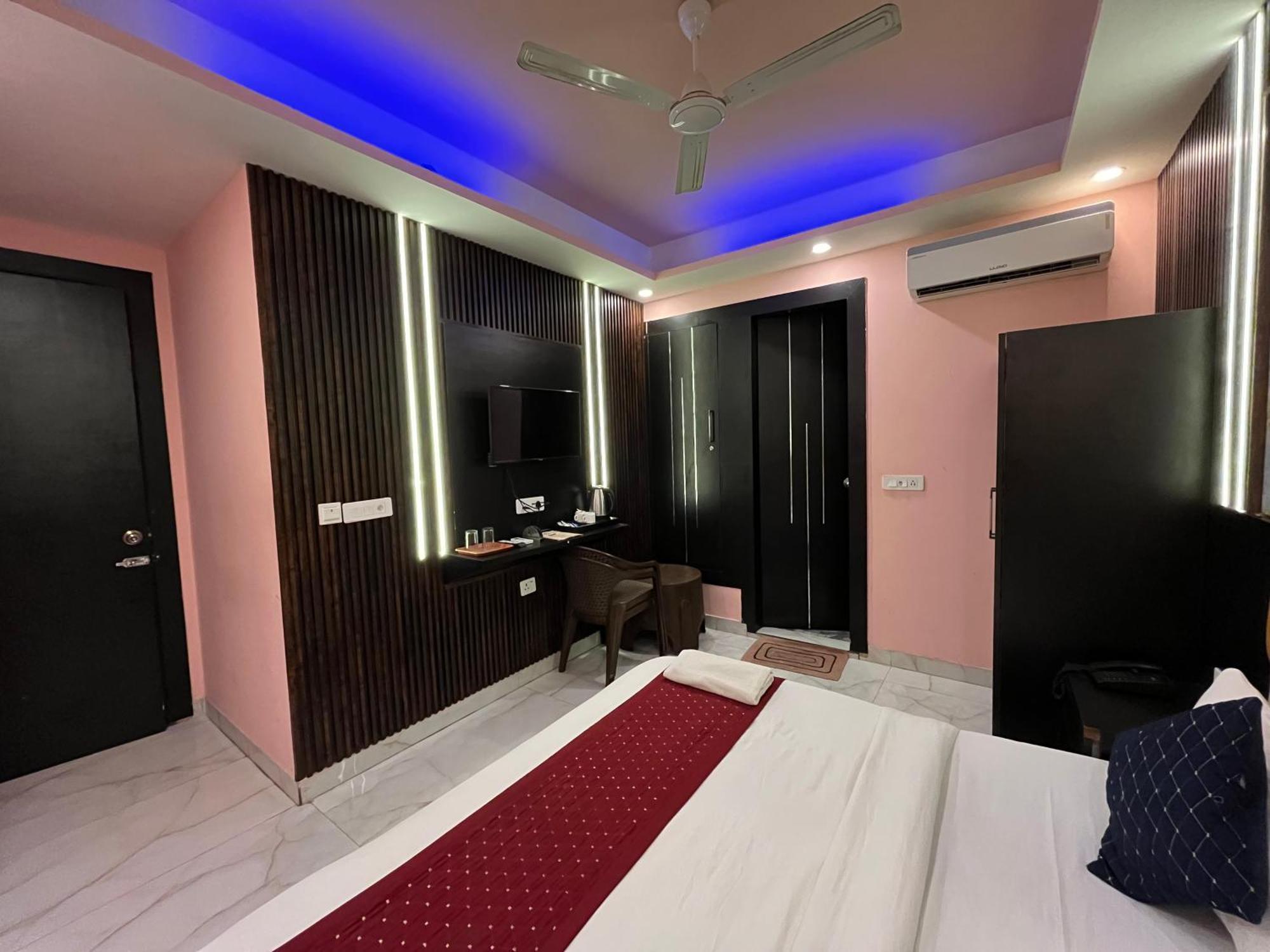Jupiter Plaza Delhi Airport Hotell New Delhi Eksteriør bilde